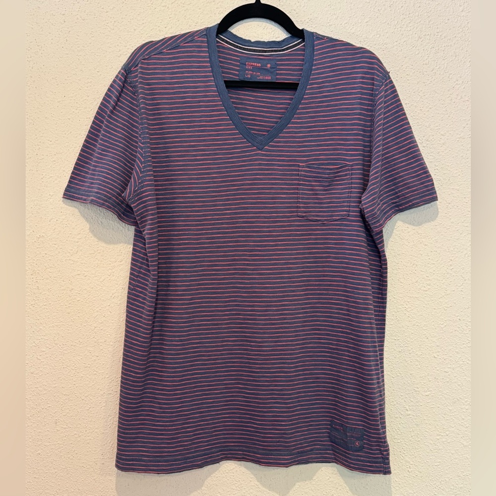 Express Striped V-Neck T-Shirt Men’s Large